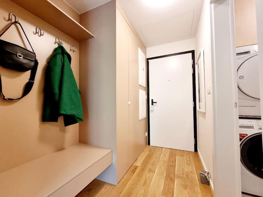Apartment Zwirn, Free Parking, 24/7 Access Братислава Екстер'єр фото